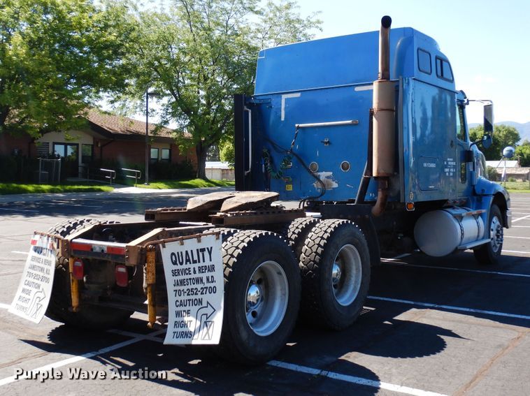 image for item DR1274 2000 International 9400i  semi truck