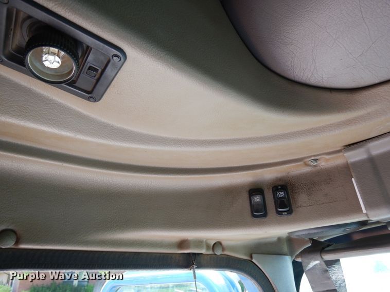 image for item DR1274 2000 International 9400i  semi truck