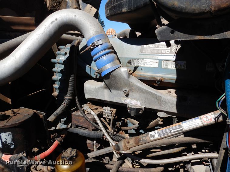 image for item DR1274 2000 International 9400i  semi truck