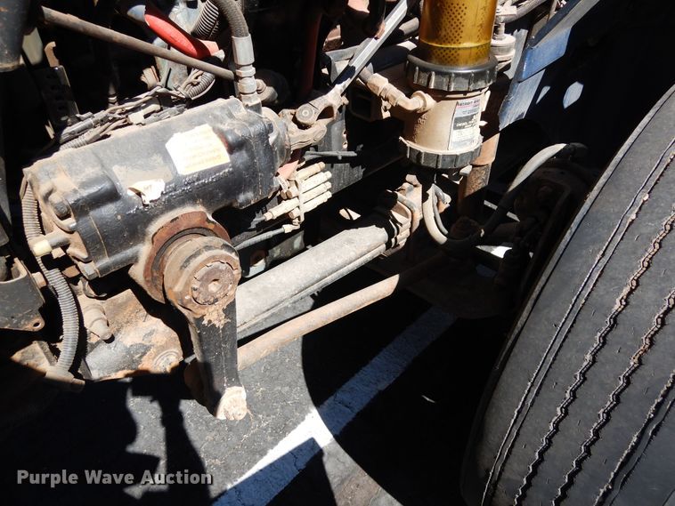 image for item DR1274 2000 International 9400i  semi truck