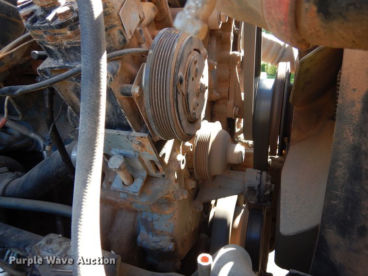 image for item DR1274 2000 International 9400i  semi truck