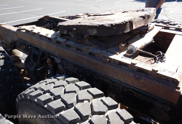 image for item DR1274 2000 International 9400i  semi truck