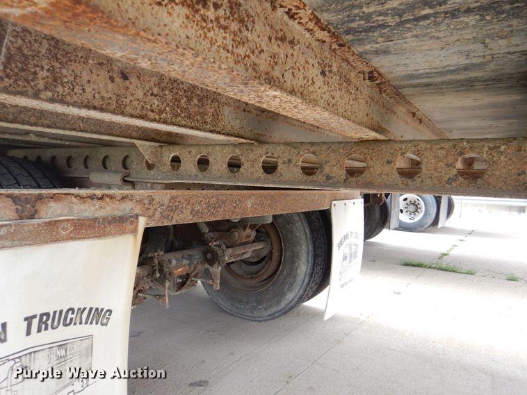 image for item DS8130 2002 Wabash  dry van trailer