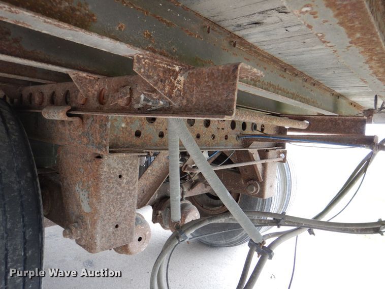 image for item DS8130 2002 Wabash  dry van trailer