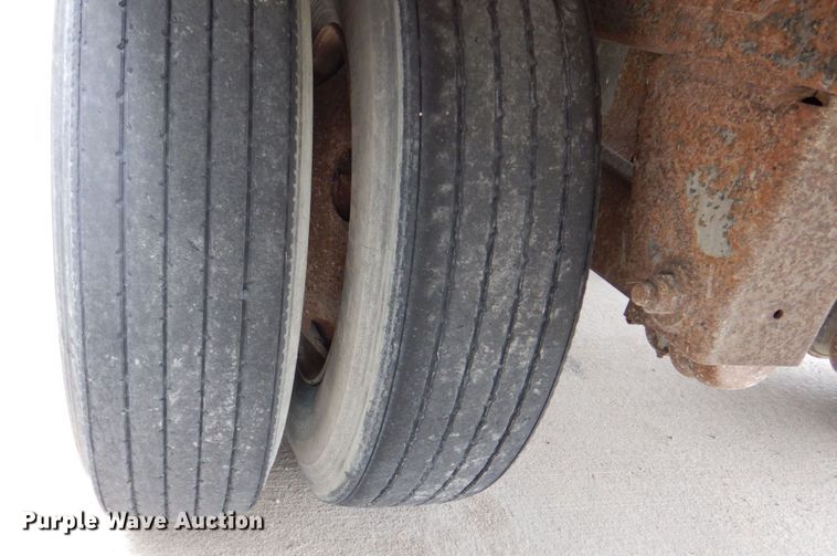 image for item DS8130 2002 Wabash  dry van trailer