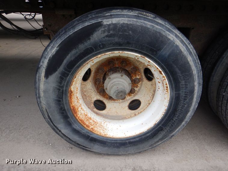 image for item DS8130 2002 Wabash  dry van trailer