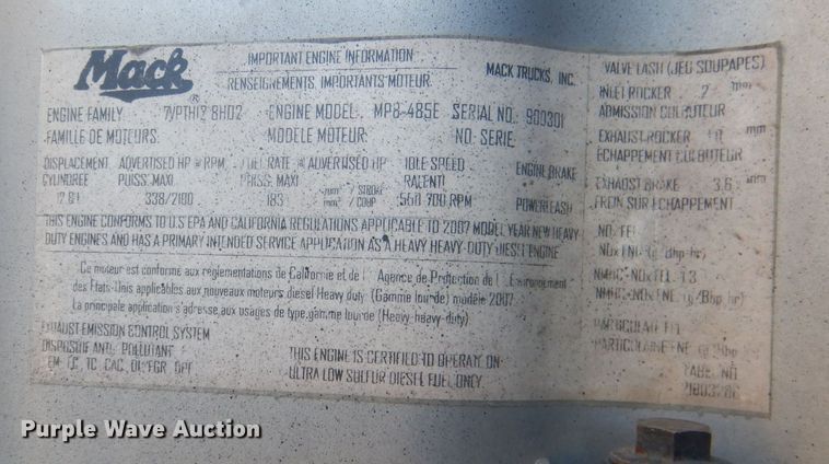 image for item HU9428 2008 Mack CXU613  semi truck