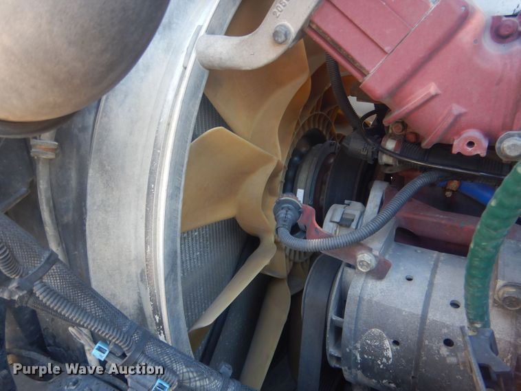 image for item HU9428 2008 Mack CXU613  semi truck