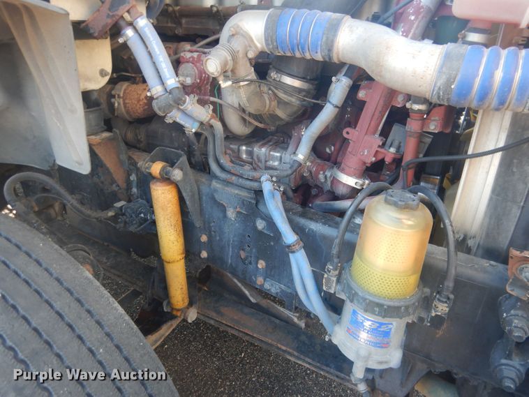 image for item HU9428 2008 Mack CXU613  semi truck