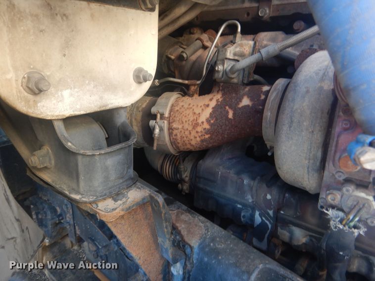 image for item HU9428 2008 Mack CXU613  semi truck