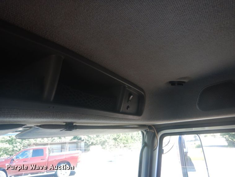 image for item HU9428 2008 Mack CXU613  semi truck