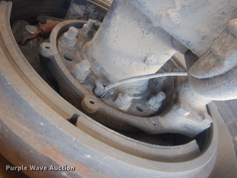 image for item HU9428 2008 Mack CXU613  semi truck