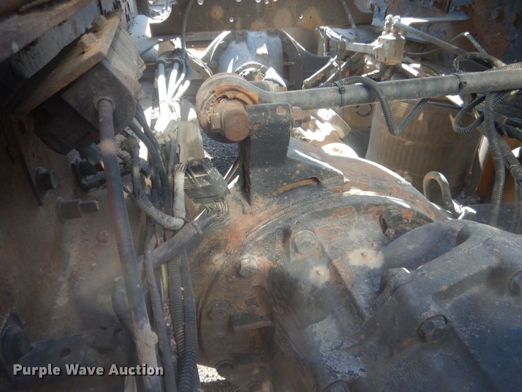 image for item HU9428 2008 Mack CXU613  semi truck