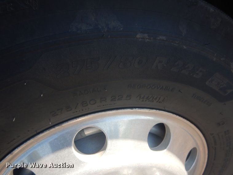 image for item HU9428 2008 Mack CXU613  semi truck