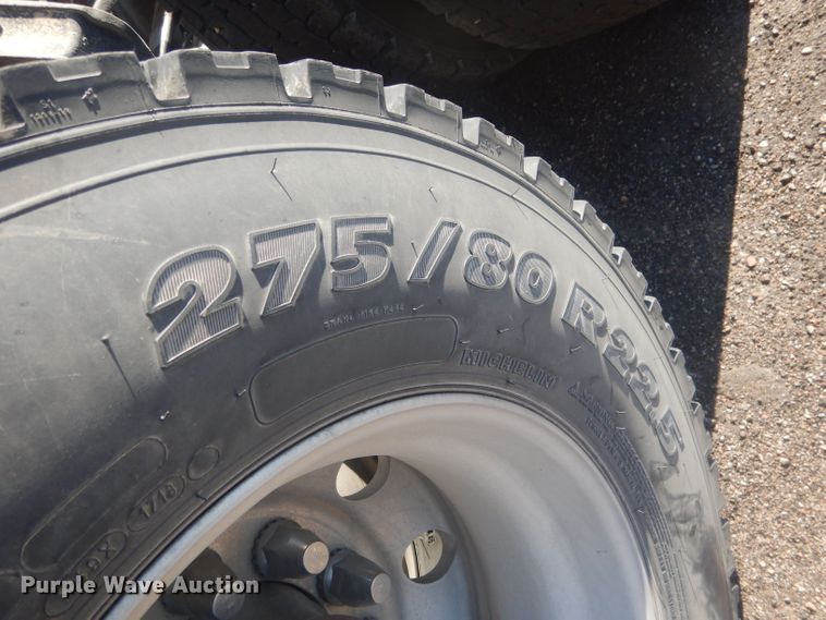 image for item HU9428 2008 Mack CXU613  semi truck