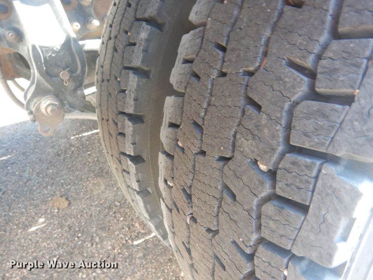 image for item HU9428 2008 Mack CXU613  semi truck