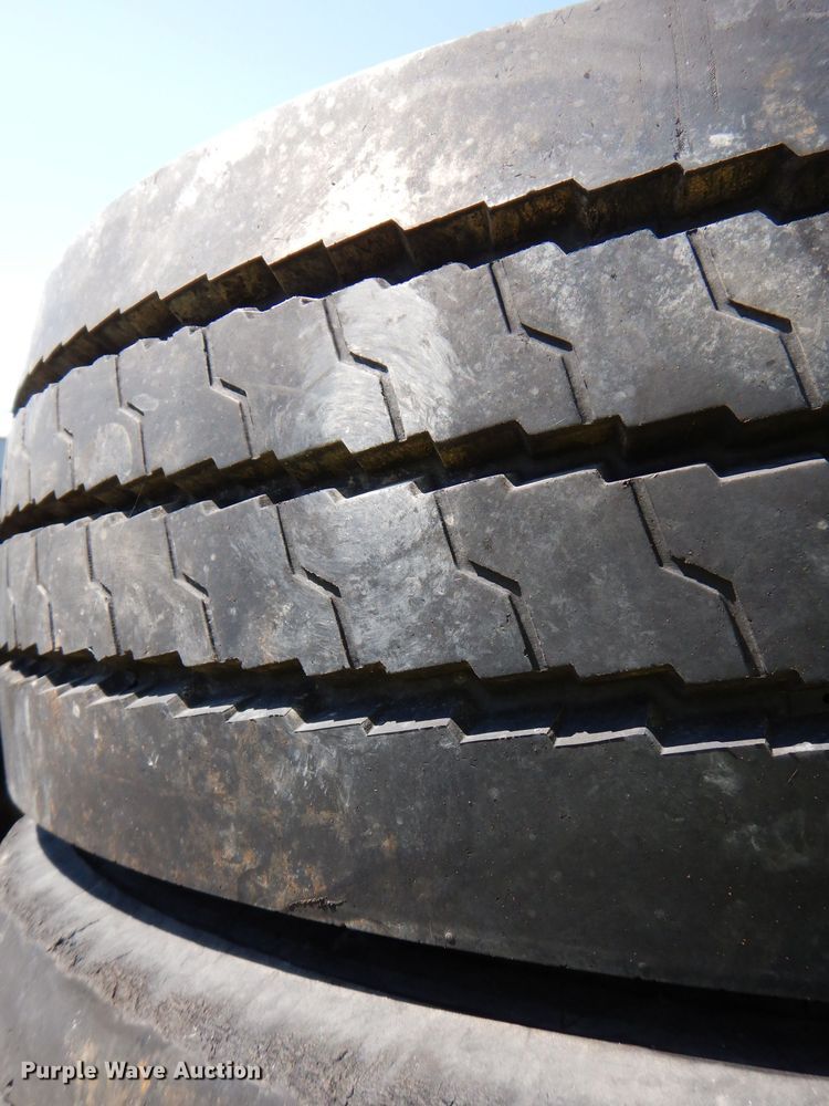 image for item JH9681 (4) Hankook TH22 245/70R17.5 tires and wheels