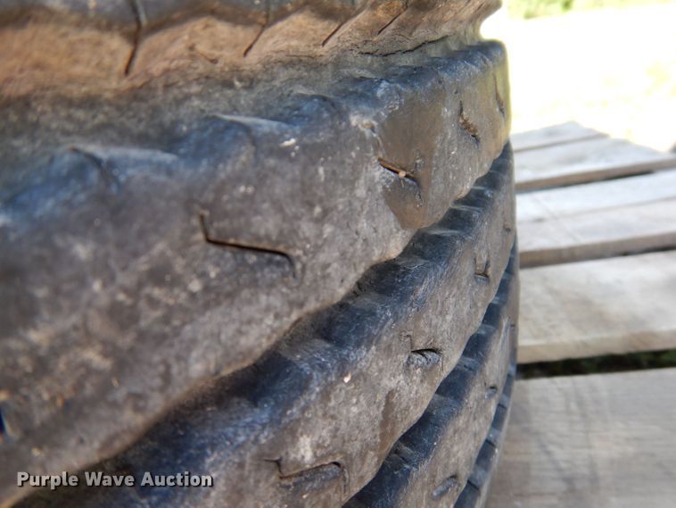 image for item JH9681 (4) Hankook TH22 245/70R17.5 tires and wheels