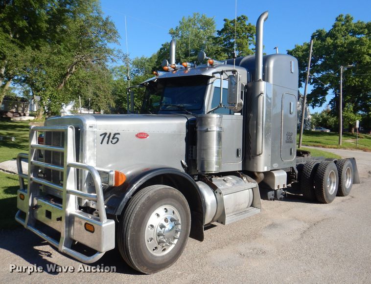 image for item JH9688 2006 Peterbilt 379  semi truck