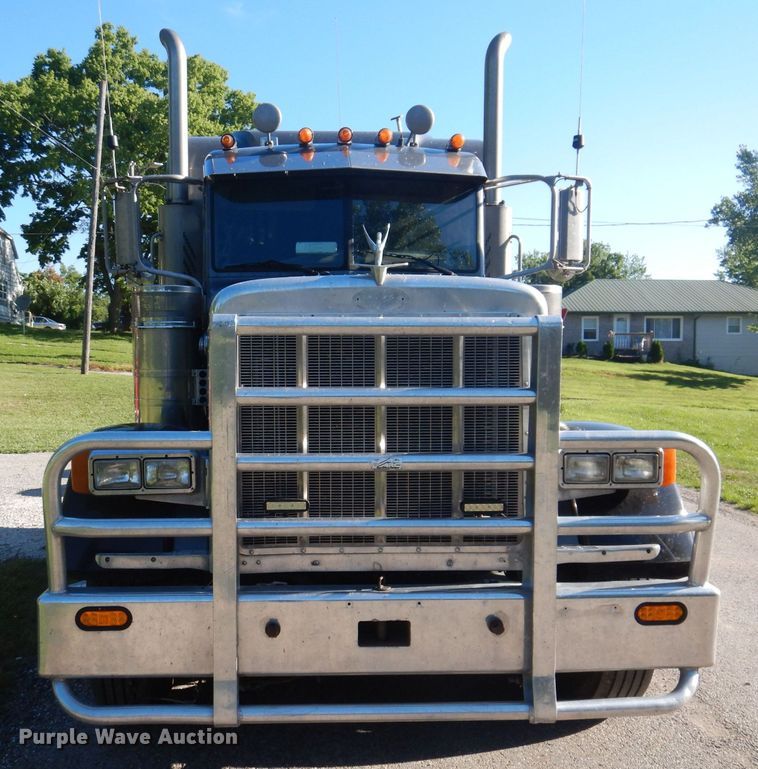 image for item JH9688 2006 Peterbilt 379  semi truck