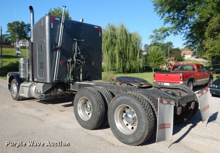 image for item JH9688 2006 Peterbilt 379  semi truck