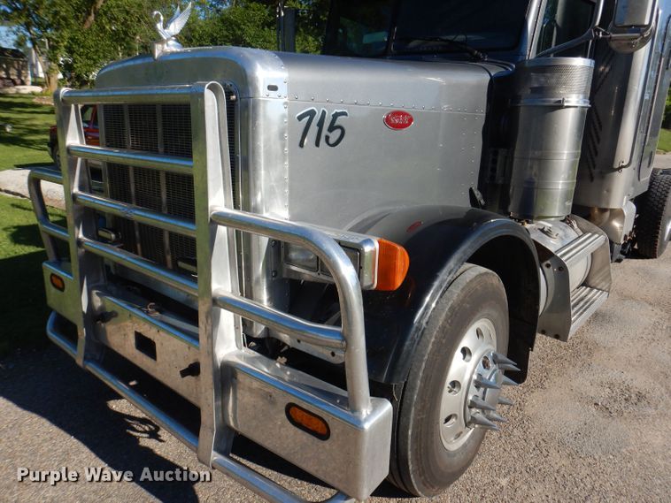 image for item JH9688 2006 Peterbilt 379  semi truck