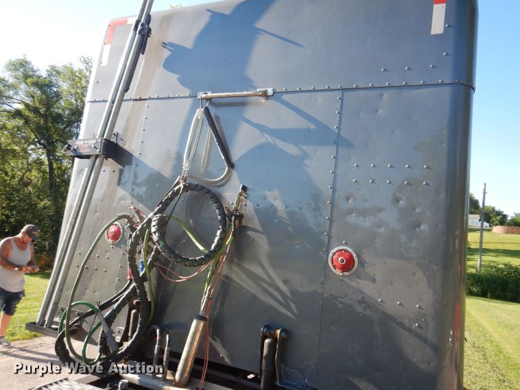 image for item JH9688 2006 Peterbilt 379  semi truck