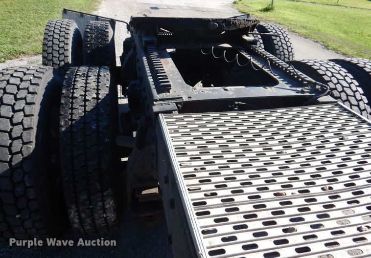 image for item JH9688 2006 Peterbilt 379  semi truck