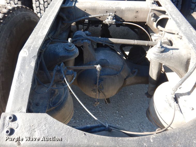 image for item JH9688 2006 Peterbilt 379  semi truck