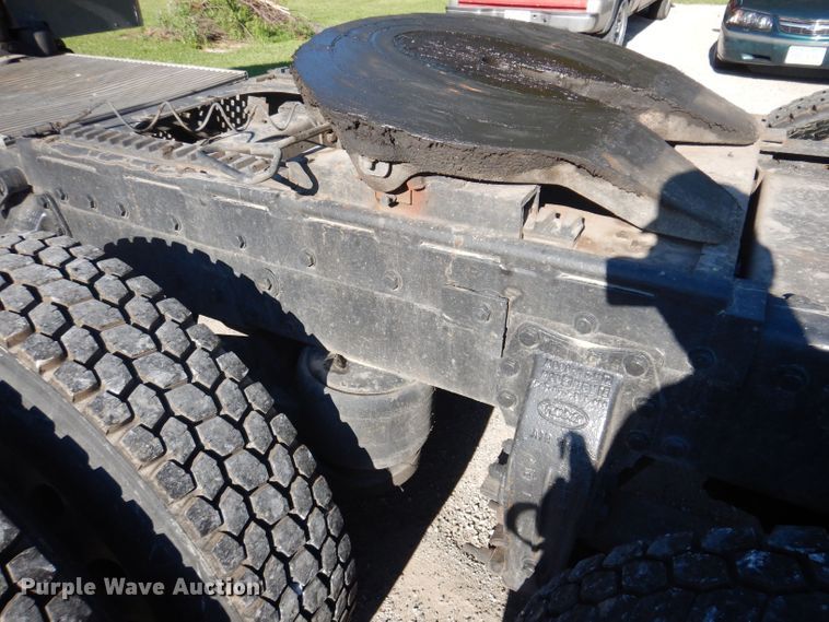 image for item JH9688 2006 Peterbilt 379  semi truck