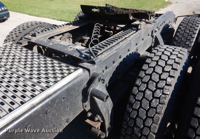 image for item JH9688 2006 Peterbilt 379  semi truck