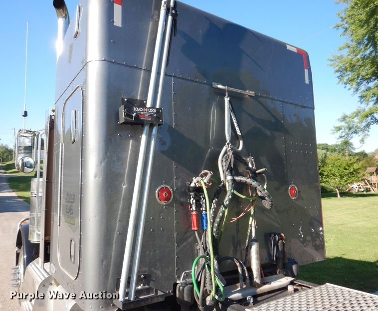 image for item JH9688 2006 Peterbilt 379  semi truck