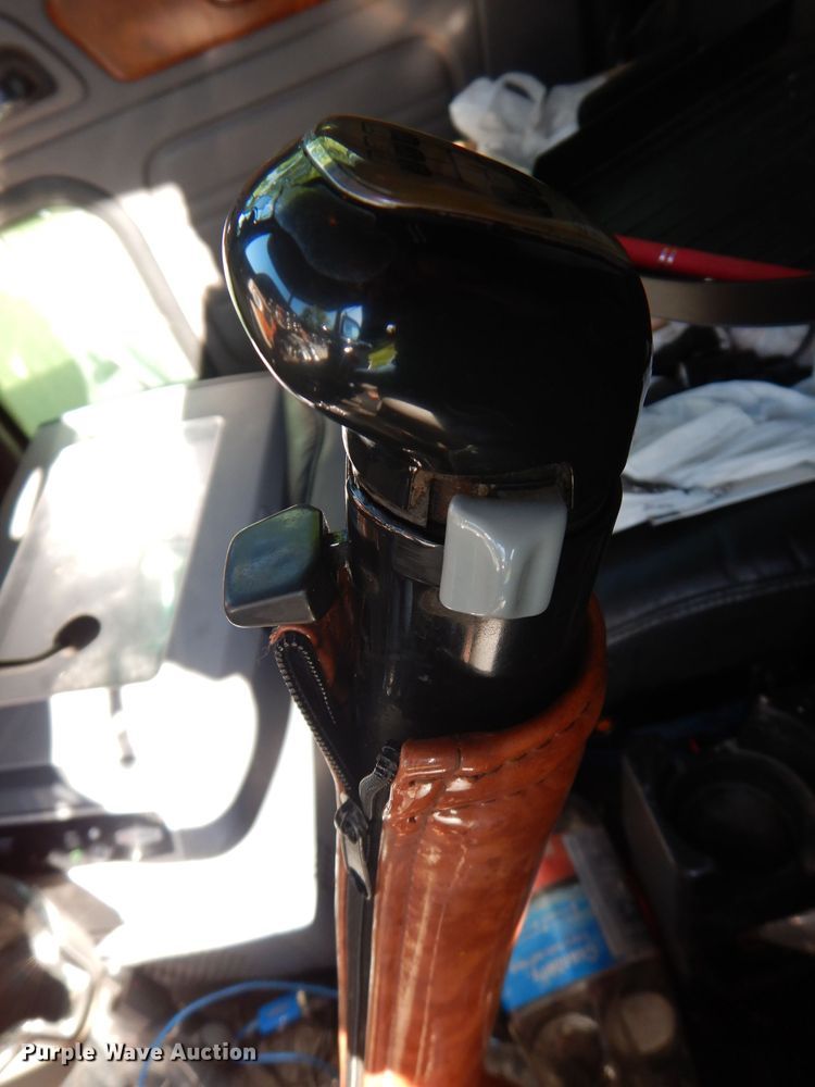 image for item JH9688 2006 Peterbilt 379  semi truck