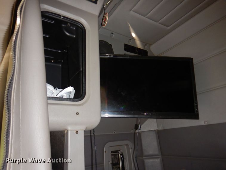 image for item JH9688 2006 Peterbilt 379  semi truck