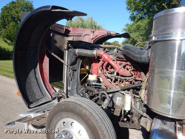 image for item JH9688 2006 Peterbilt 379  semi truck