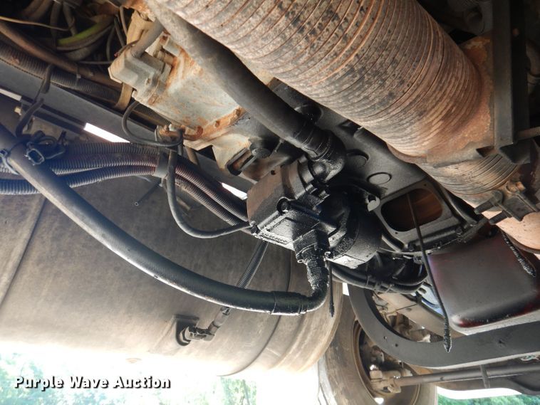 image for item JH9688 2006 Peterbilt 379  semi truck