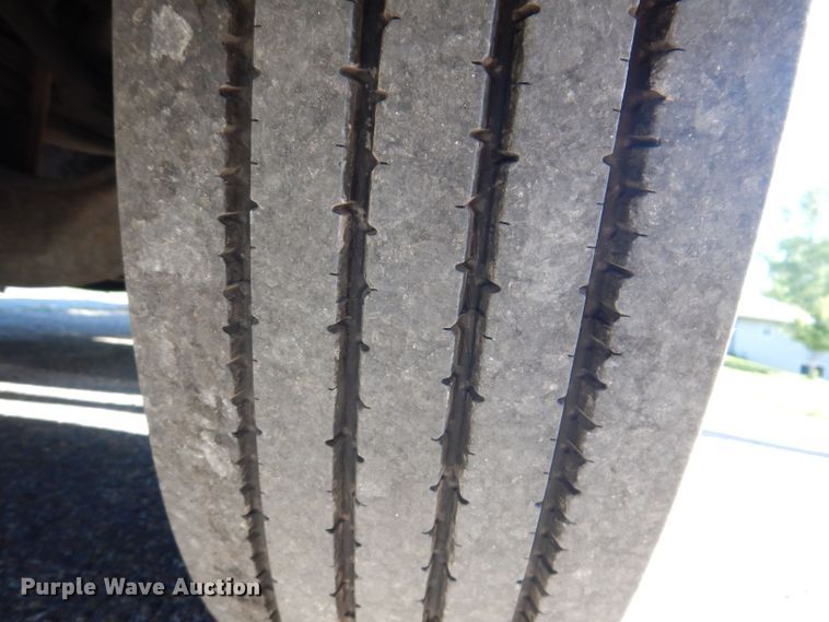 image for item JH9688 2006 Peterbilt 379  semi truck