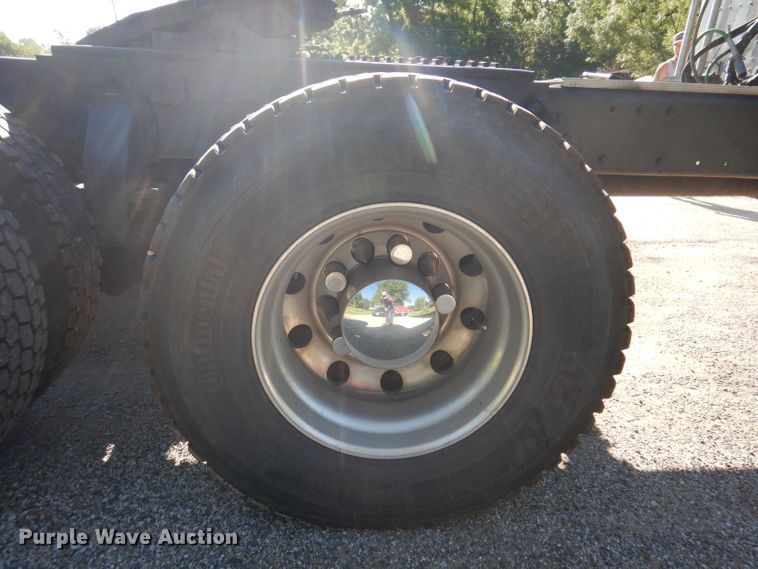 image for item JH9688 2006 Peterbilt 379  semi truck