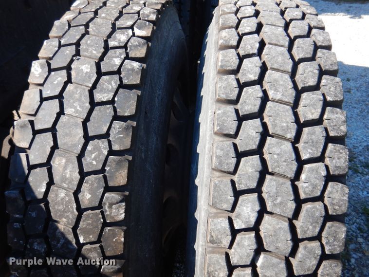 image for item JH9688 2006 Peterbilt 379  semi truck