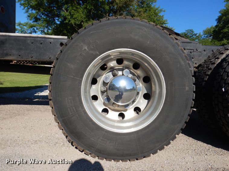 image for item JH9688 2006 Peterbilt 379  semi truck