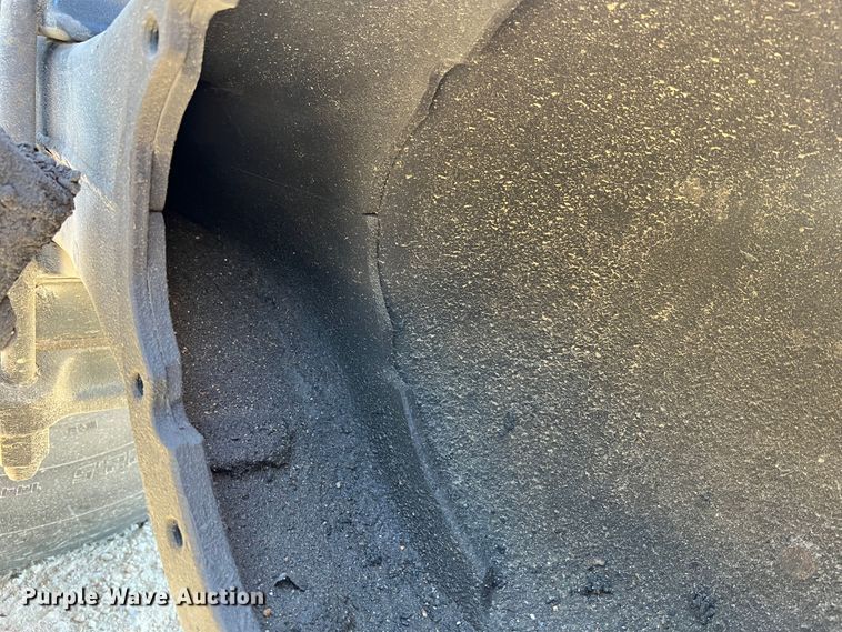 image for item JM9236 2001 Freightliner Columbia  semi truck