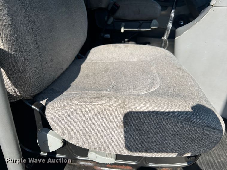 image for item JM9236 2001 Freightliner Columbia  semi truck