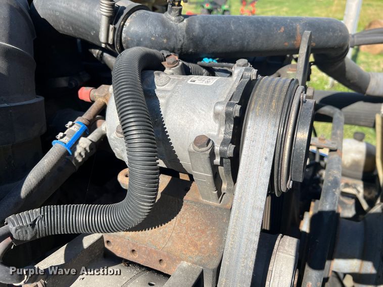 image for item JM9236 2001 Freightliner Columbia  semi truck