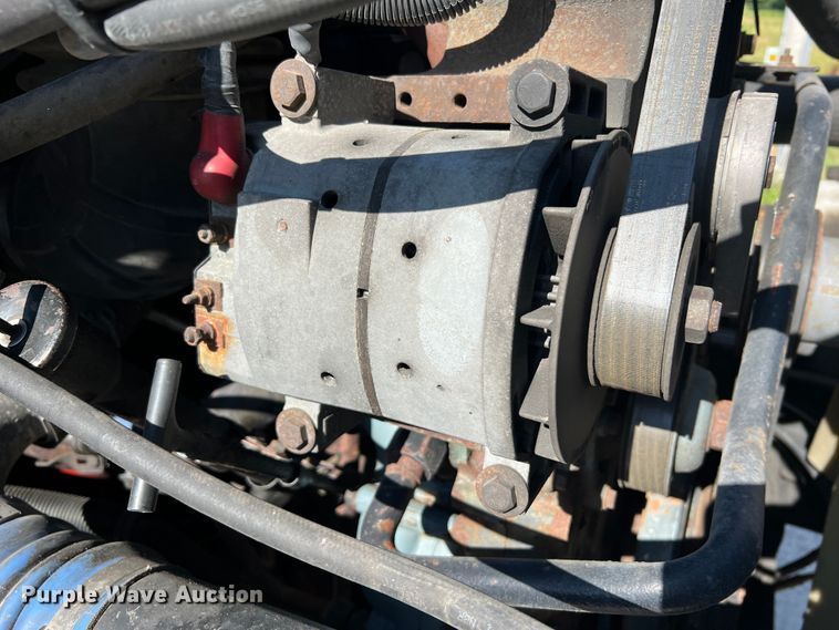 image for item JM9236 2001 Freightliner Columbia  semi truck