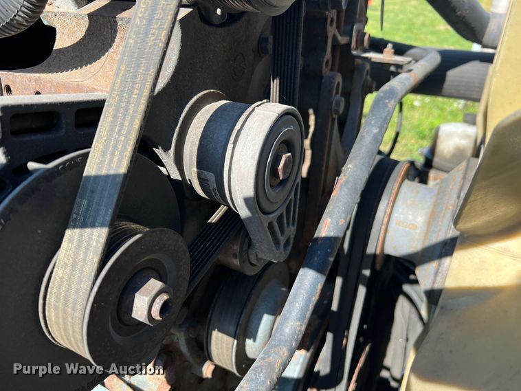 image for item JM9236 2001 Freightliner Columbia  semi truck