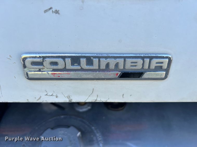 image for item JM9236 2001 Freightliner Columbia  semi truck