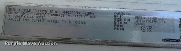 image for item JM9236 2001 Freightliner Columbia  semi truck