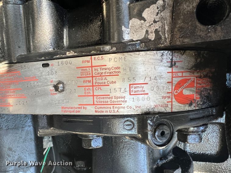 image for item JM9238 1993 International 9400  semi truck