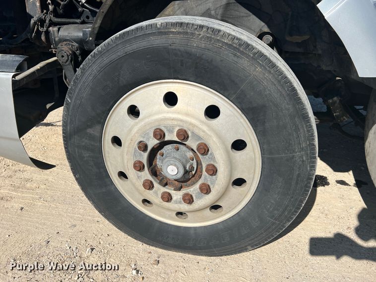 image for item JM9238 1993 International 9400  semi truck