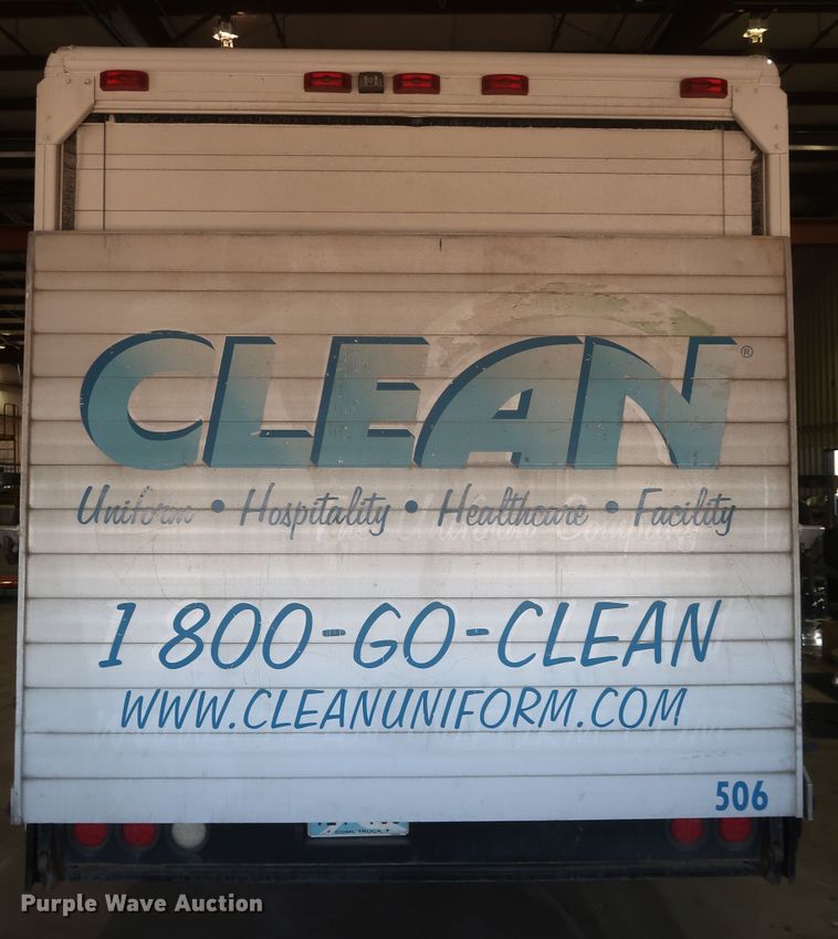 image for item JR9466 2003 Freightliner MT45  delivery truck